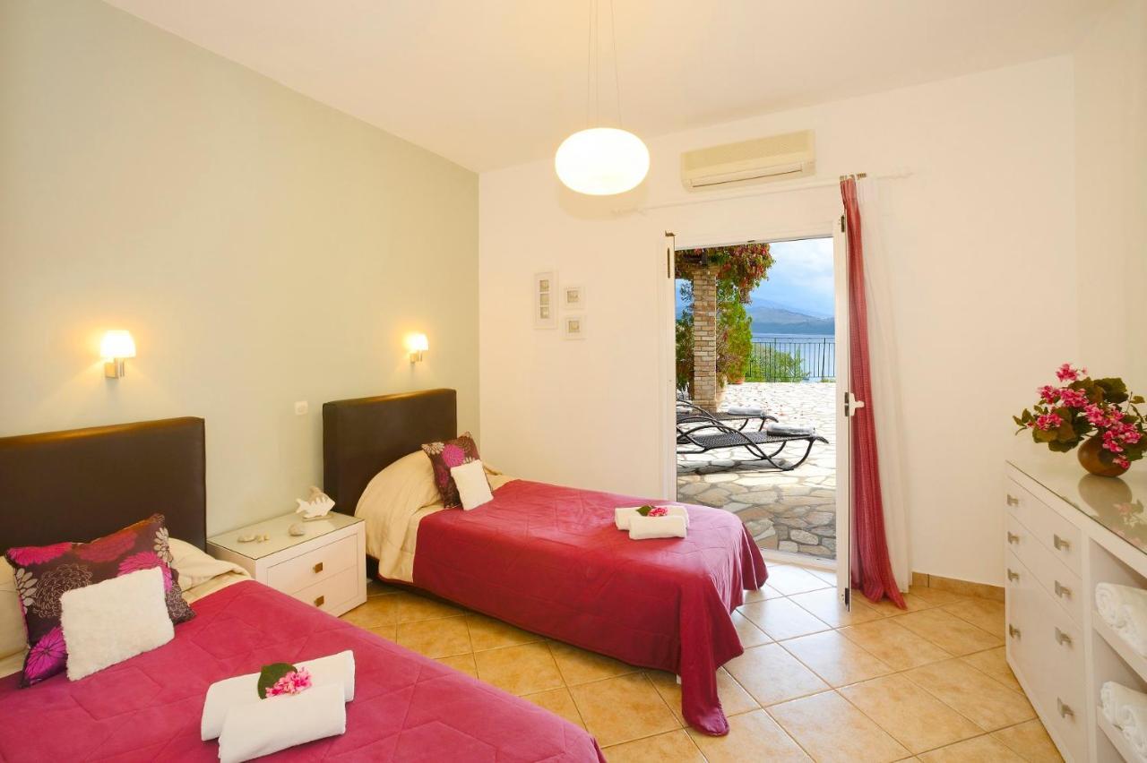 Leonoras House *